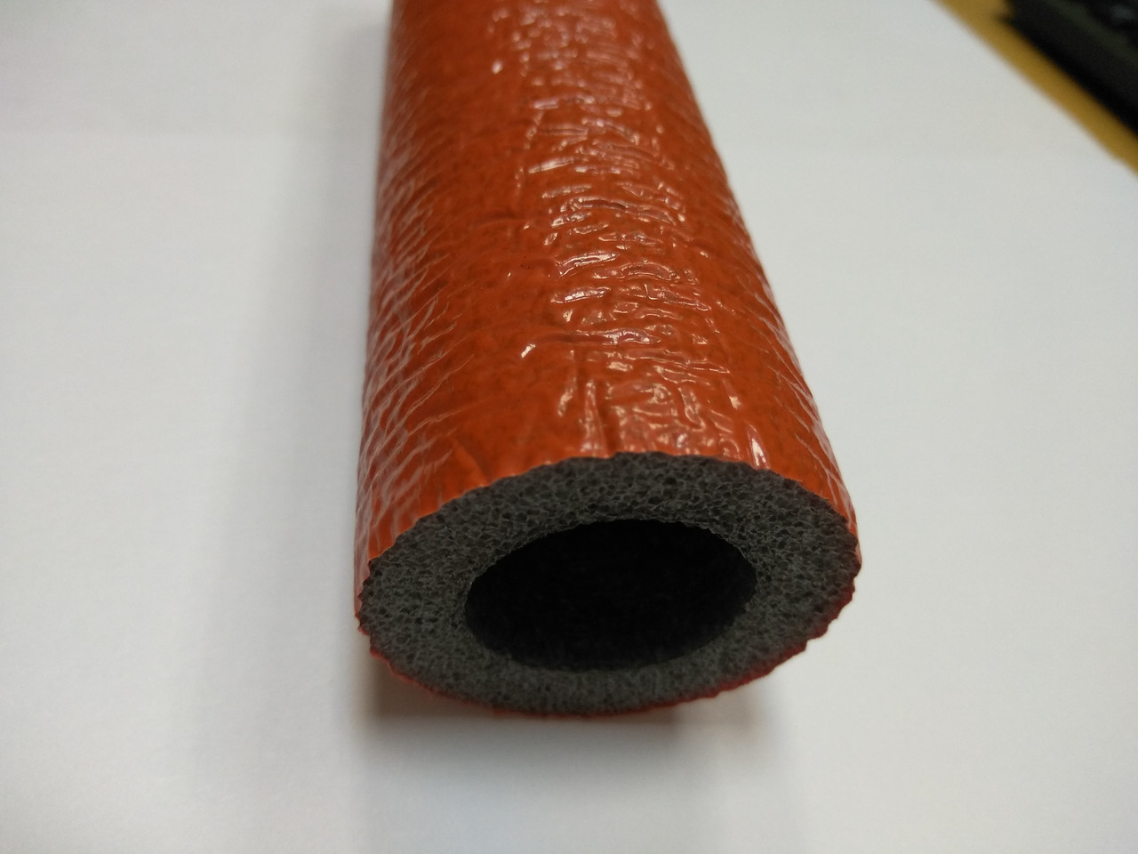 Трубка Super Protect отр 28/6 2м 95С красная/синяя Energoflex